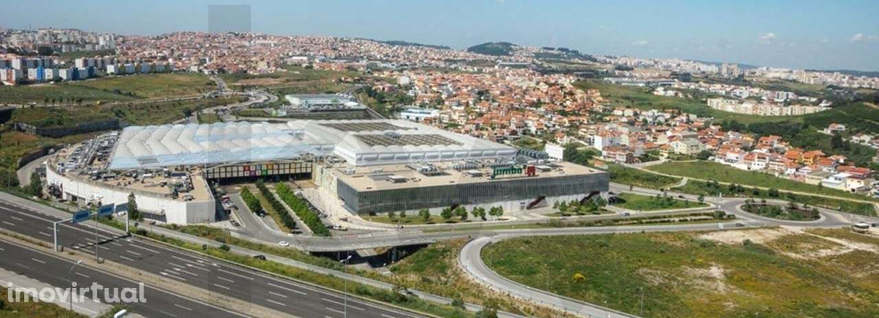 Oportunidade Estratégica de Investimento: Prédio de 2 Pisos na Amadora - Grande imagem: 3/14