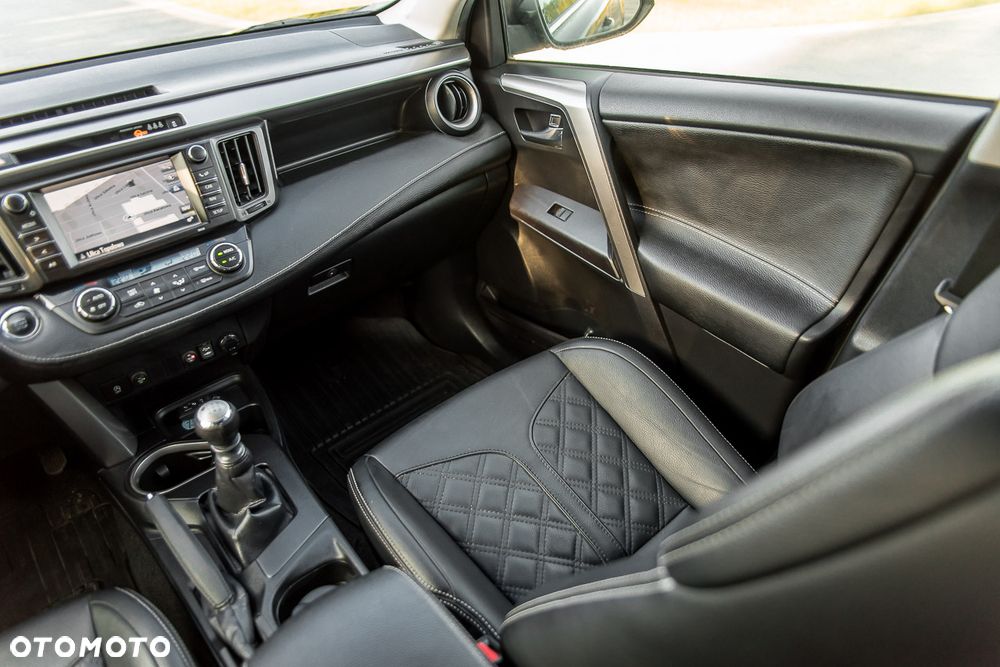 Toyota RAV4 2.0 D-4D Premium 4x2 - 28