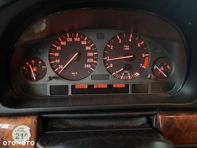 BMW Seria 5 520i - 9