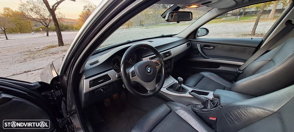 BMW 320 d Exclusive - 26