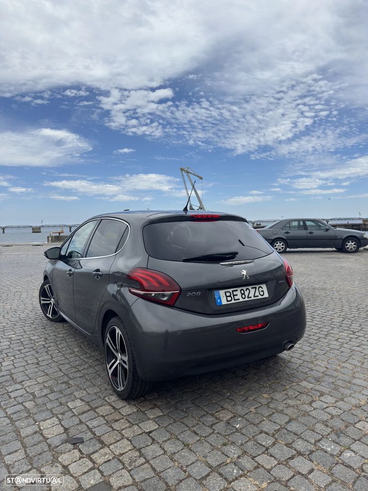 Peugeot 208 - 3