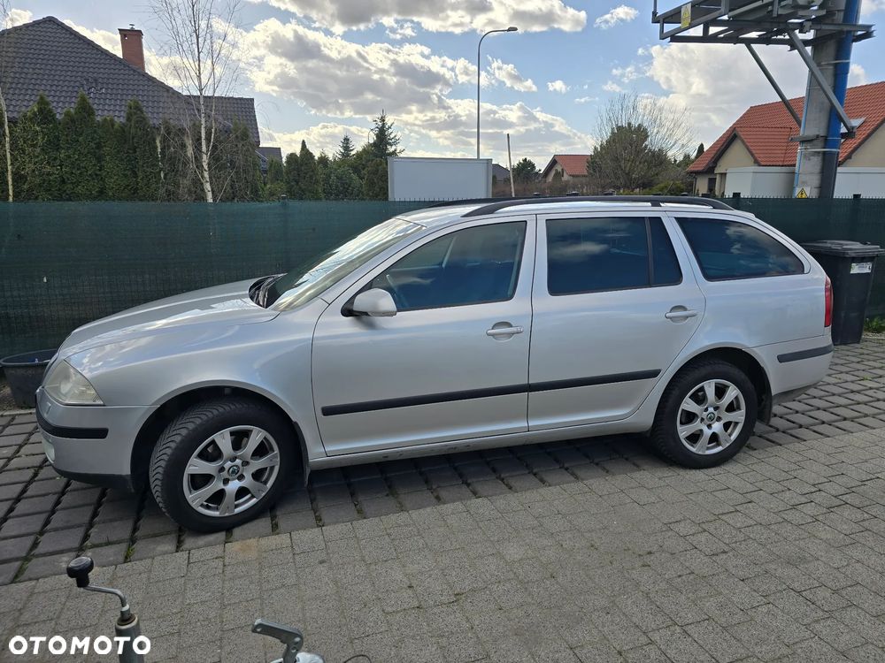 Skoda Octavia 2.0 TDI Elegance DSG - 5