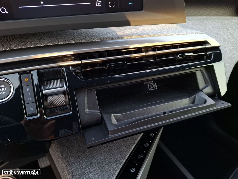 Peugeot 5008 1.2 Hybrid Active Pack e-DCS6 - 21