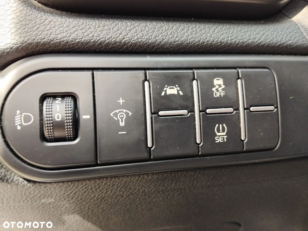 Kia XCeed 1.5 T-GDI M - 8