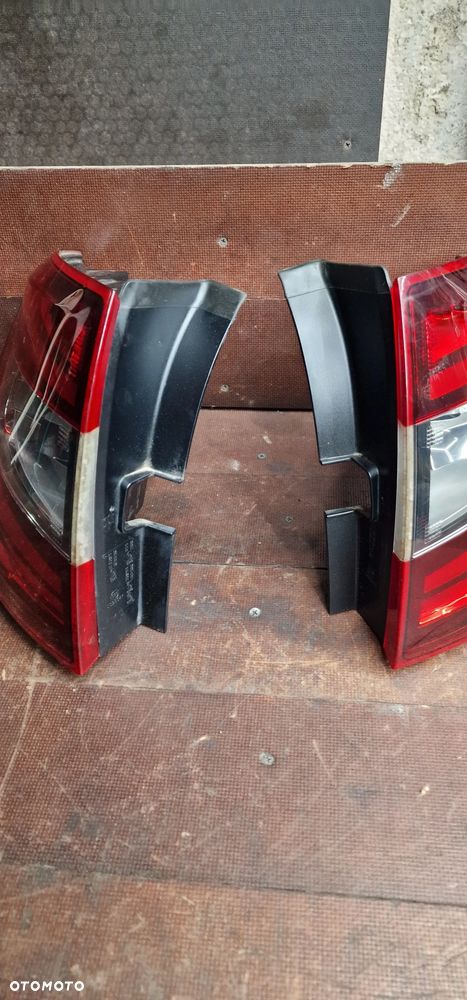 LAMPA TYLNA PRAWA/ LEWA  SKODA OCTAVIA III Lift KOMBI 5E9945207 5E9945208 - 6