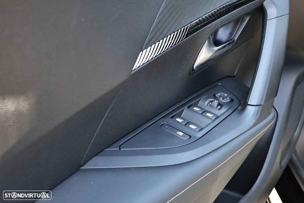 Peugeot 2008 1.2 Hybrid Allure e-DCS6 - 16
