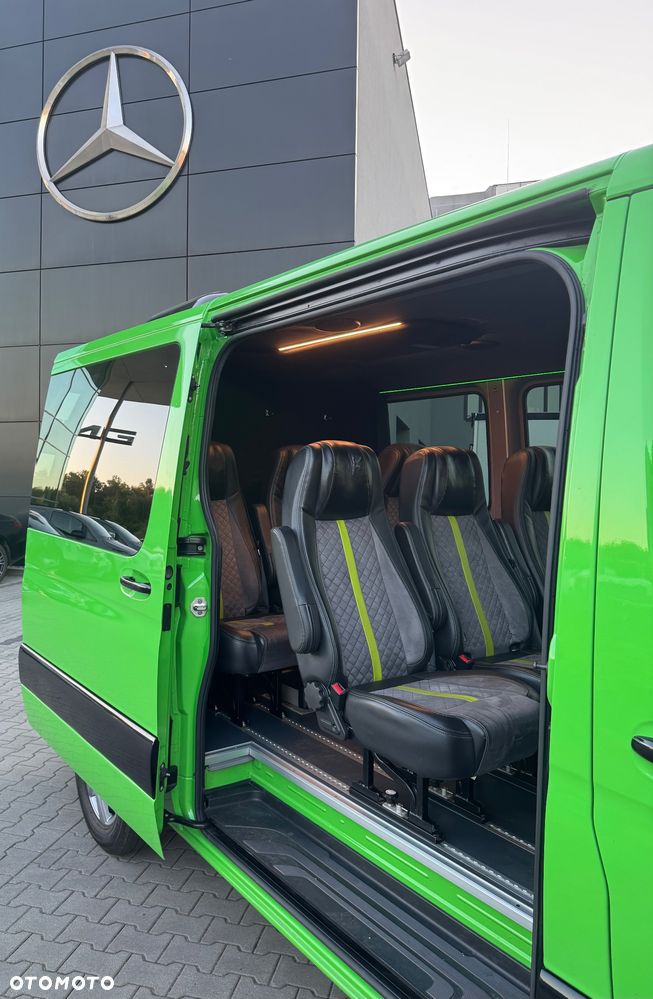 Mercedes-Benz Sprinter - 12