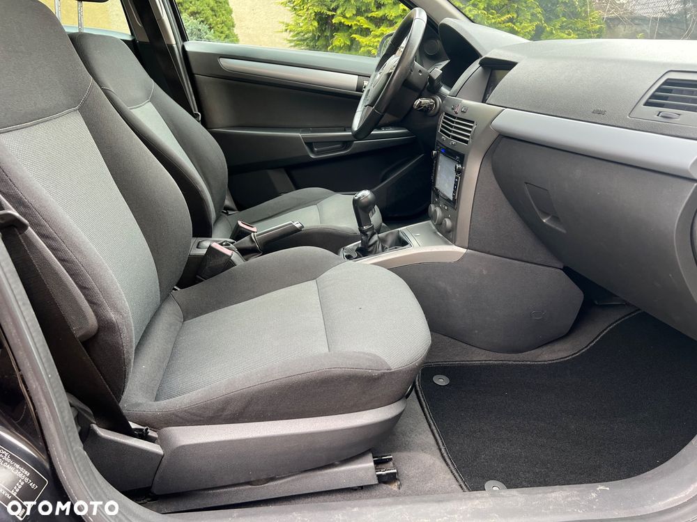 Opel Astra 1.9 CDTI DPF Sport - 30