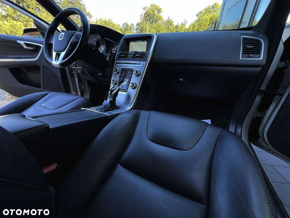 Volvo XC 60 D4 Momentum - 18