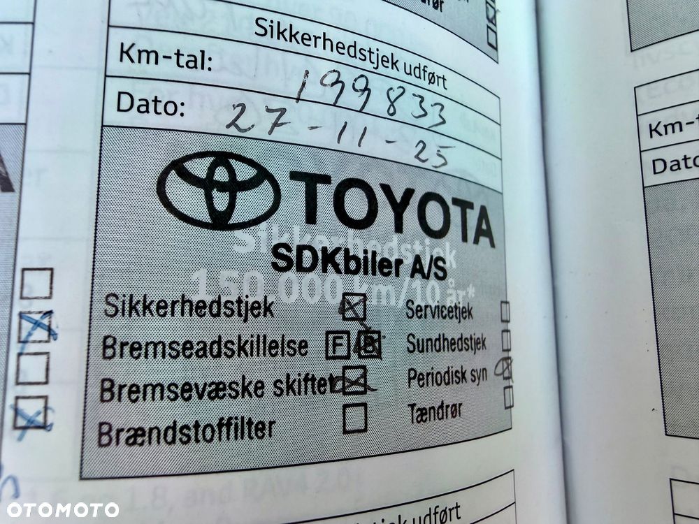 Toyota Avensis 1.8 Premium - 26