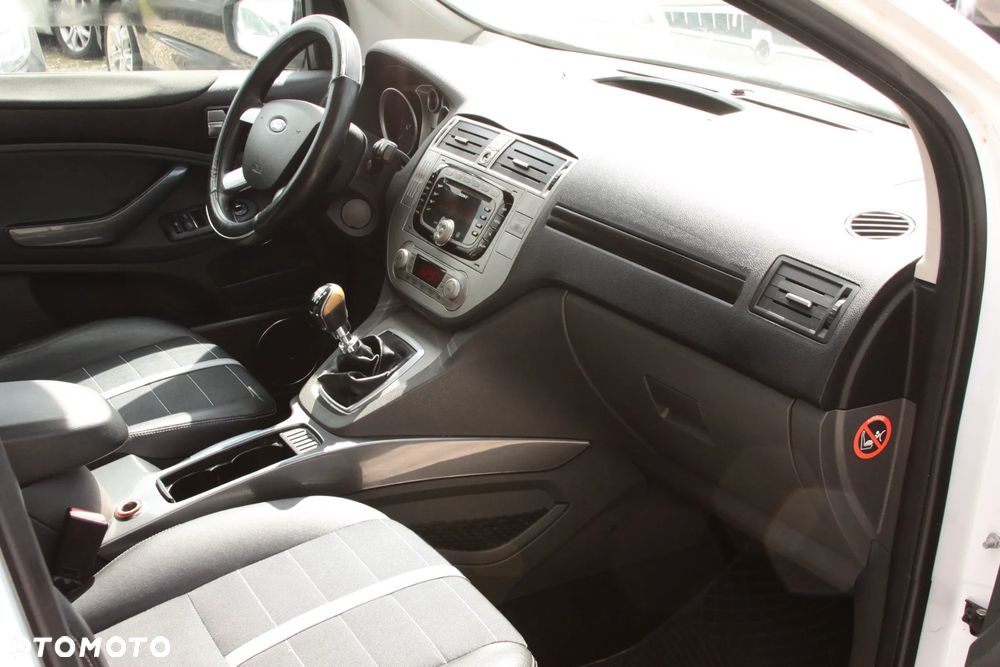 Ford Kuga 2.0 TDCi 2x4 Titanium - 15