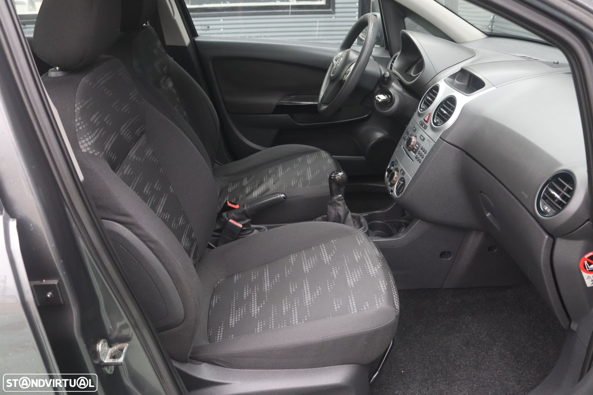 Opel Corsa 1.2 Enjoy - 19