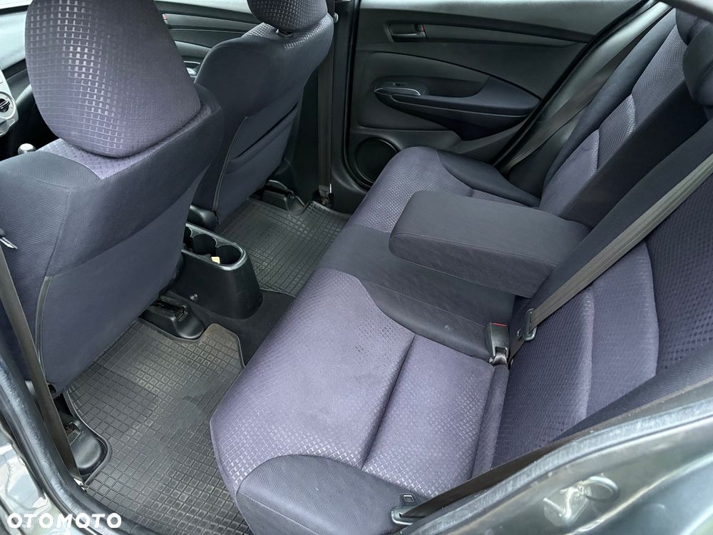 Honda City 1.4 Elegance - 23