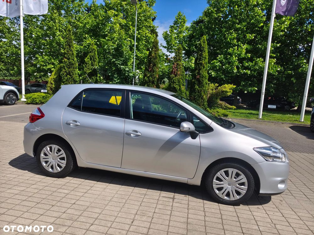 Toyota Auris 1.6 Sol - 4