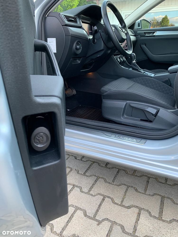 Skoda Superb 2.0 TDI SCR Ambition DSG - 25