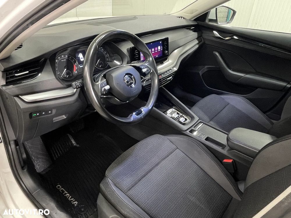 Skoda Octavia 2.0 TDI DSG Ambition - 6