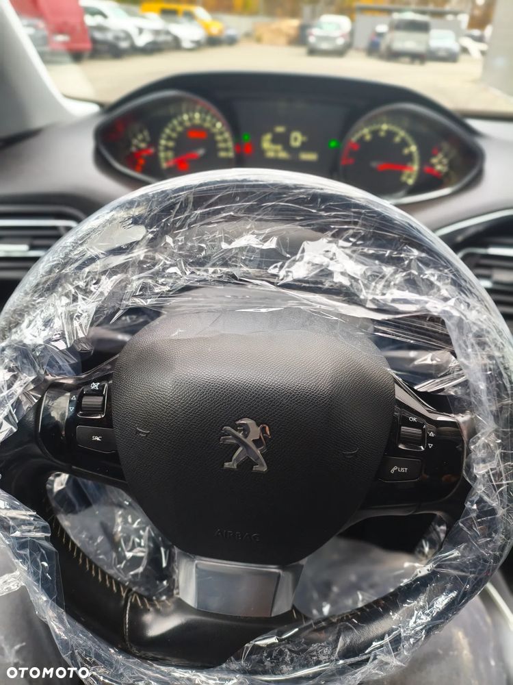 Peugeot 308 - 9