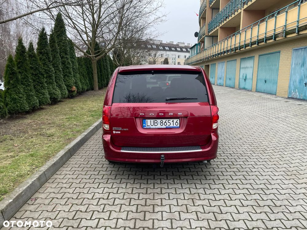 Dodge Caravan - 4