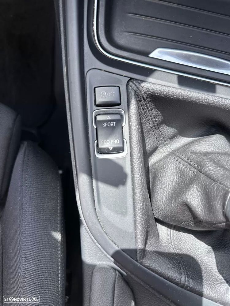 BMW 318 d Sport Line - 35