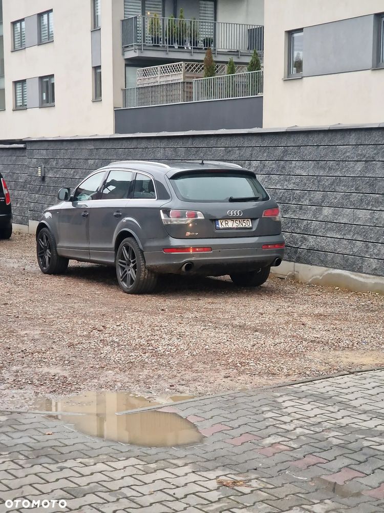 Audi Q7 - 10