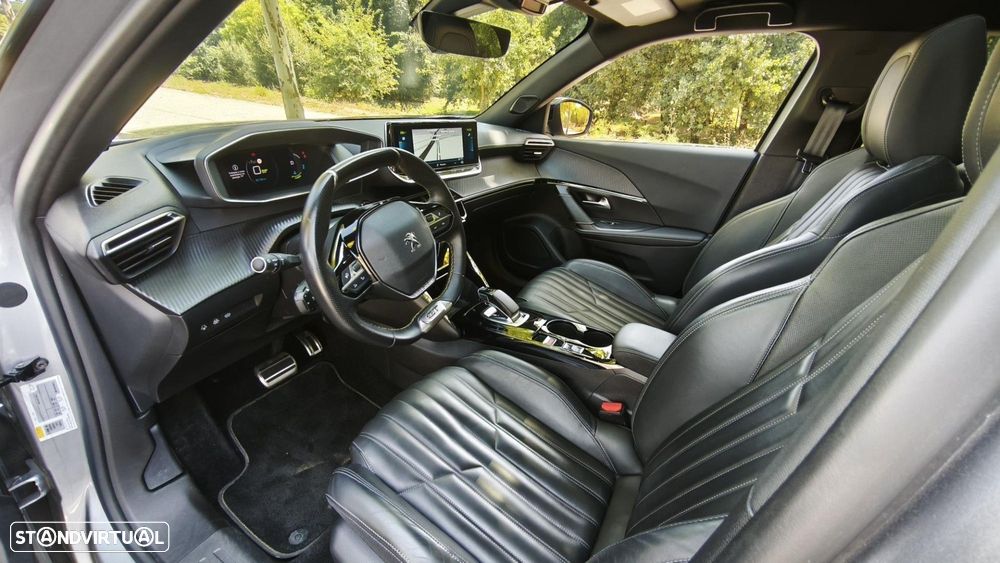 Peugeot e-2008 50 kWh GT - 37