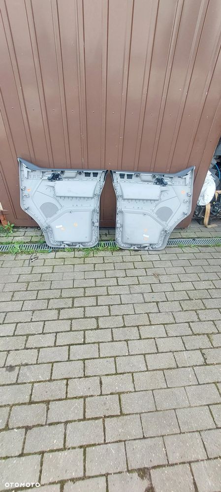 Boczki  tapicerki drzwi  L+P vw t6 - 3