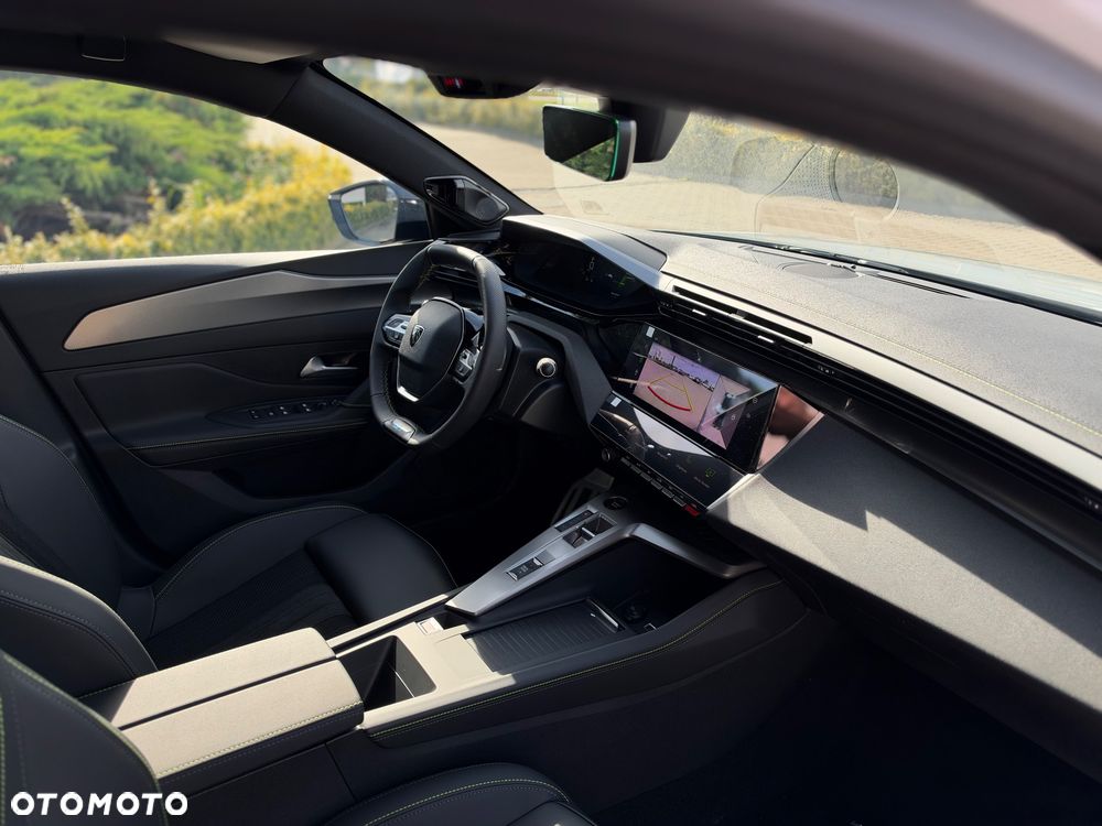 Peugeot 408 - 21