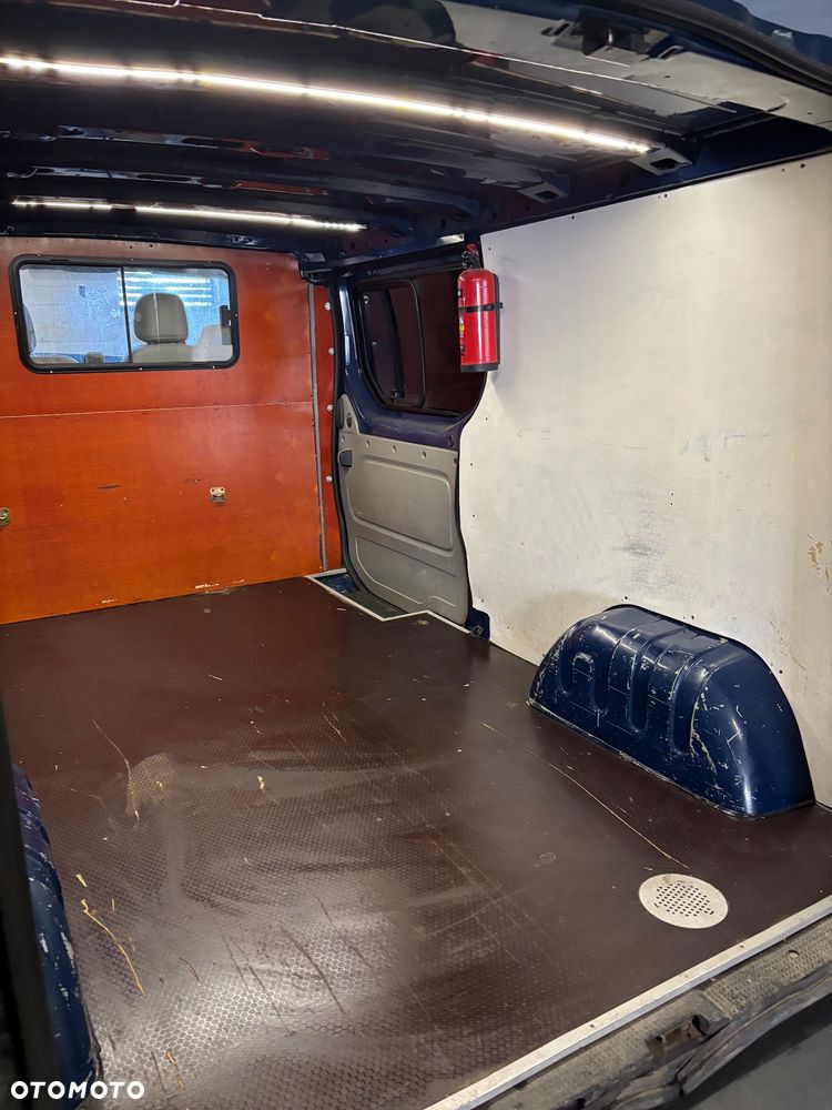 Opel Vivaro - 8