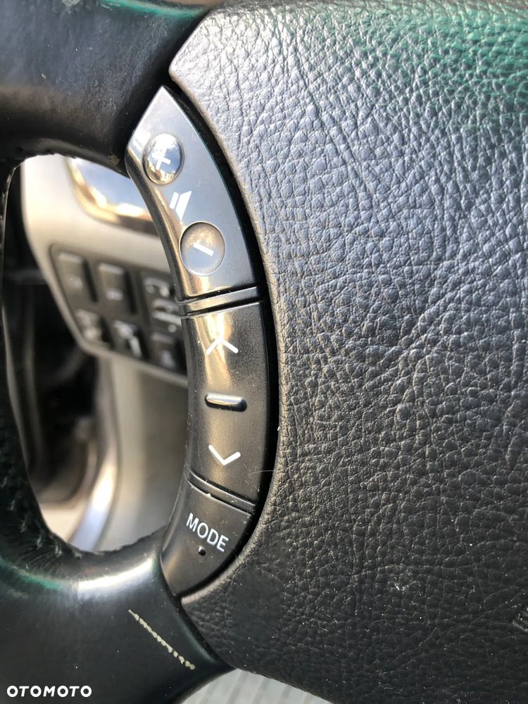 Toyota Land Cruiser - 32