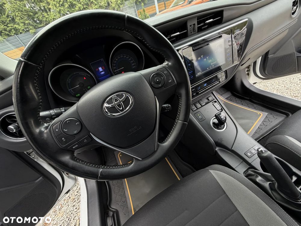 Toyota Auris 1.8 HSD Prestige - 30