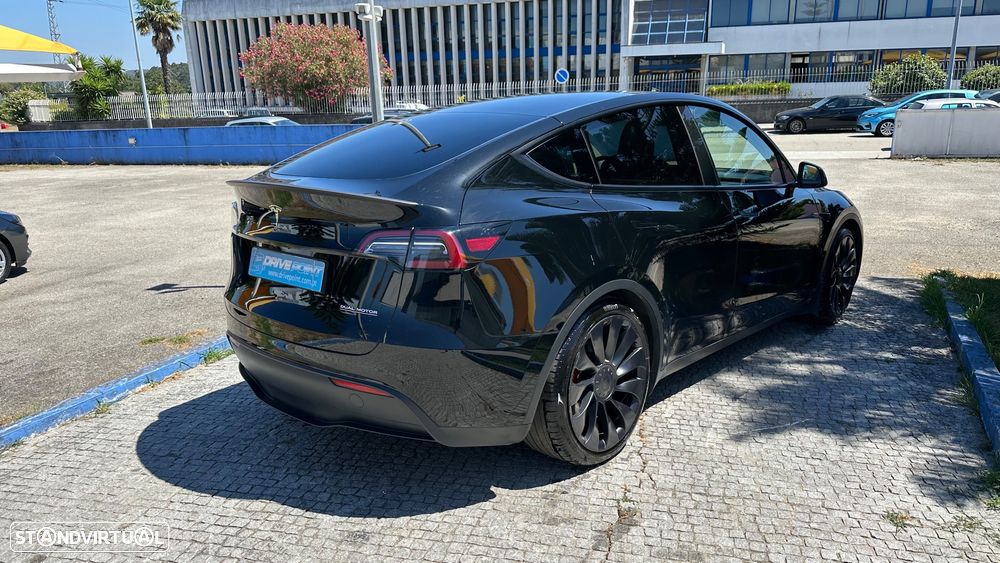 Tesla Model Y Performance Dual Motor AWD - 8