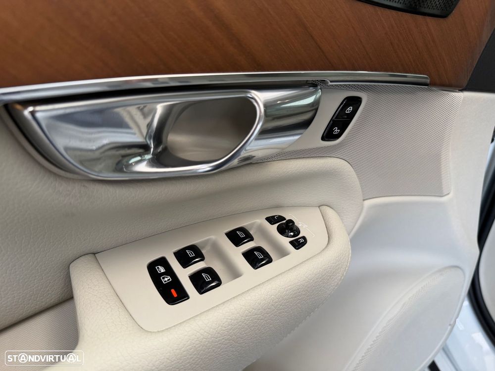 Volvo XC 90 2.0 B5 Momentum Plus AWD - 20