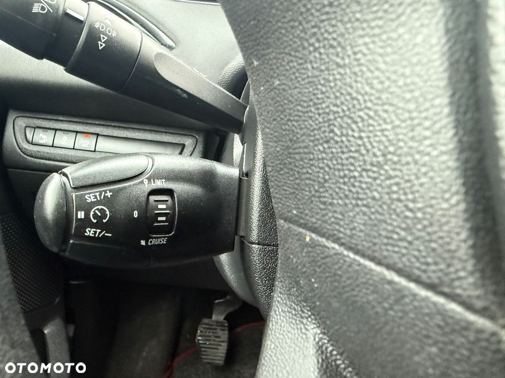 Peugeot 208 Blue-HDi 100 Stop&Start Style - 19