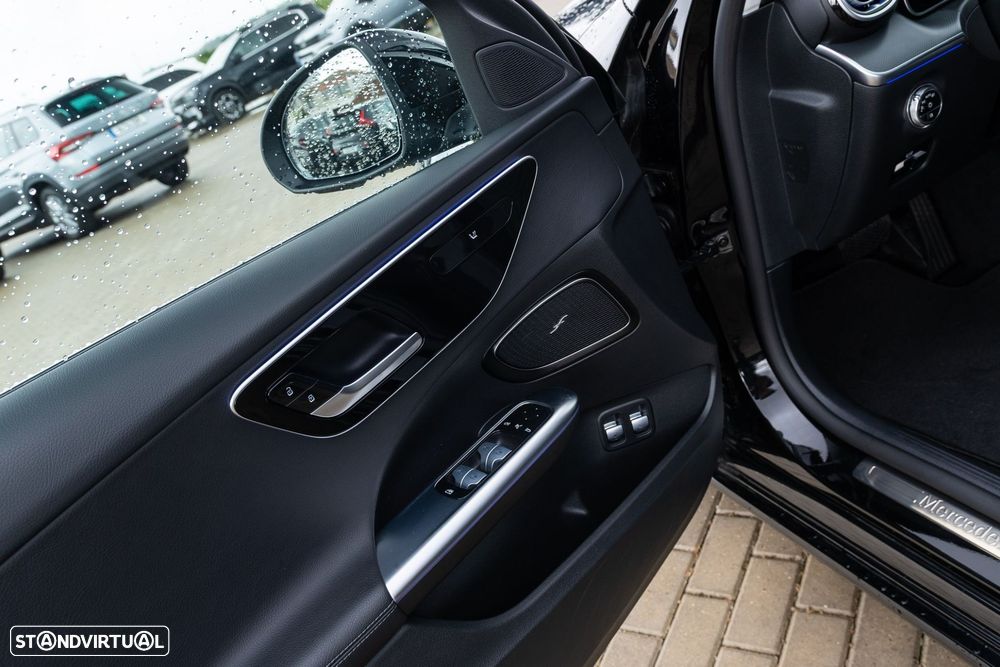 Mercedes-Benz C 300 e T 9G-TRONIC Avantgarde - 12