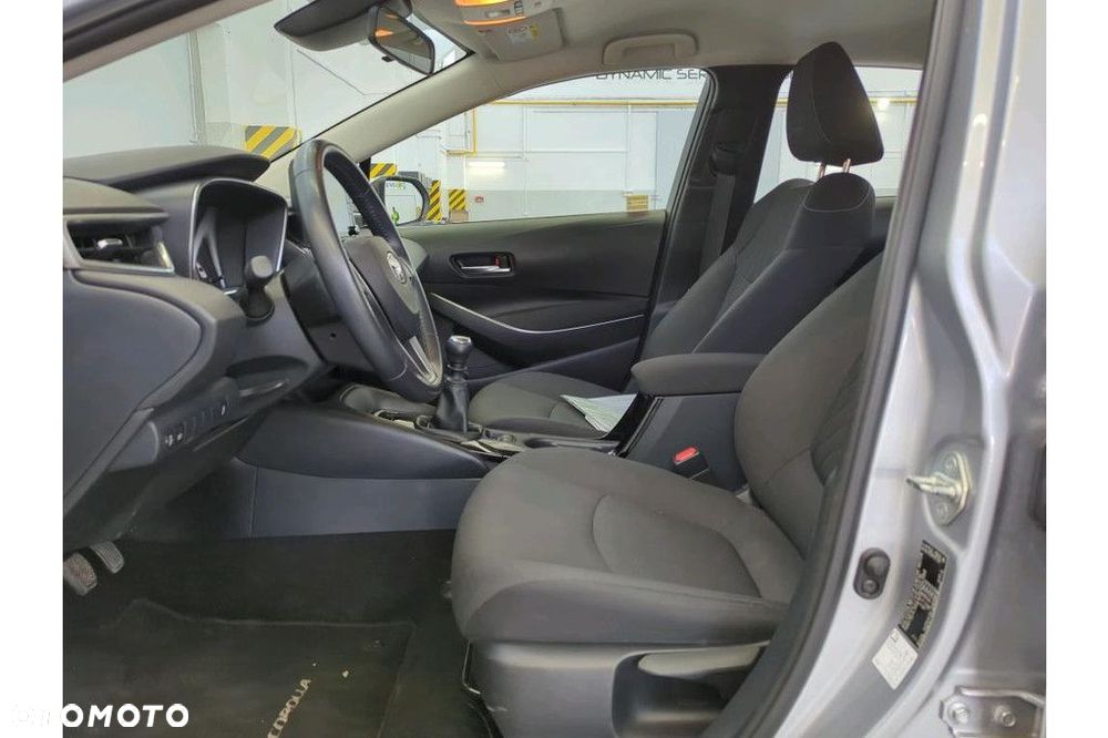Toyota Corolla - 5