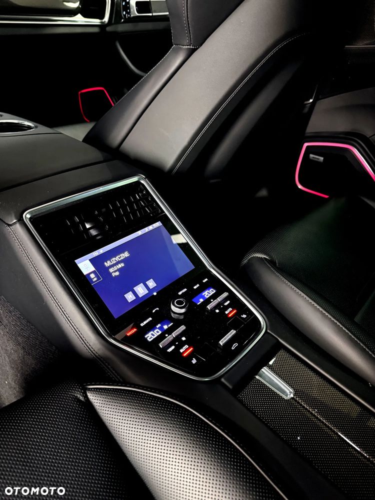Porsche Panamera Turbo Executive - 8