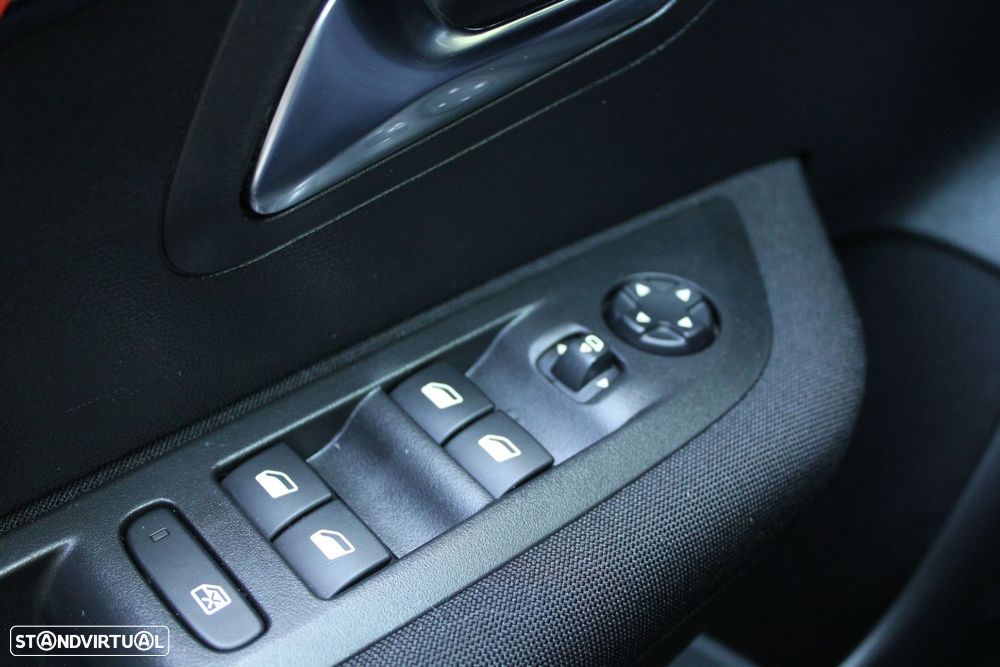 Peugeot 208 1.2 PureTech Active - 29