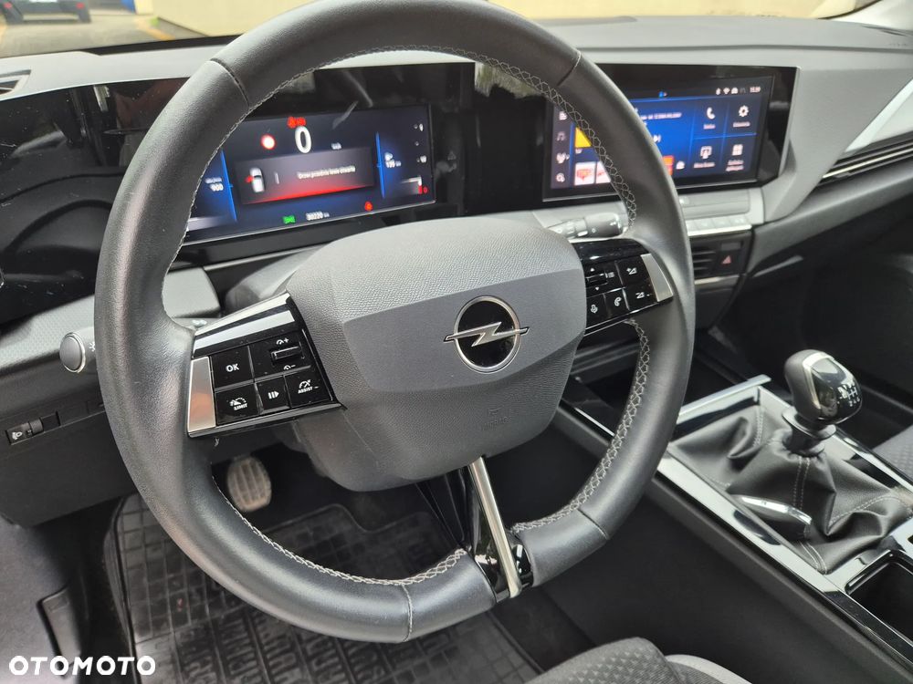 Opel Astra V 1.2 T Elegance S&S - 20