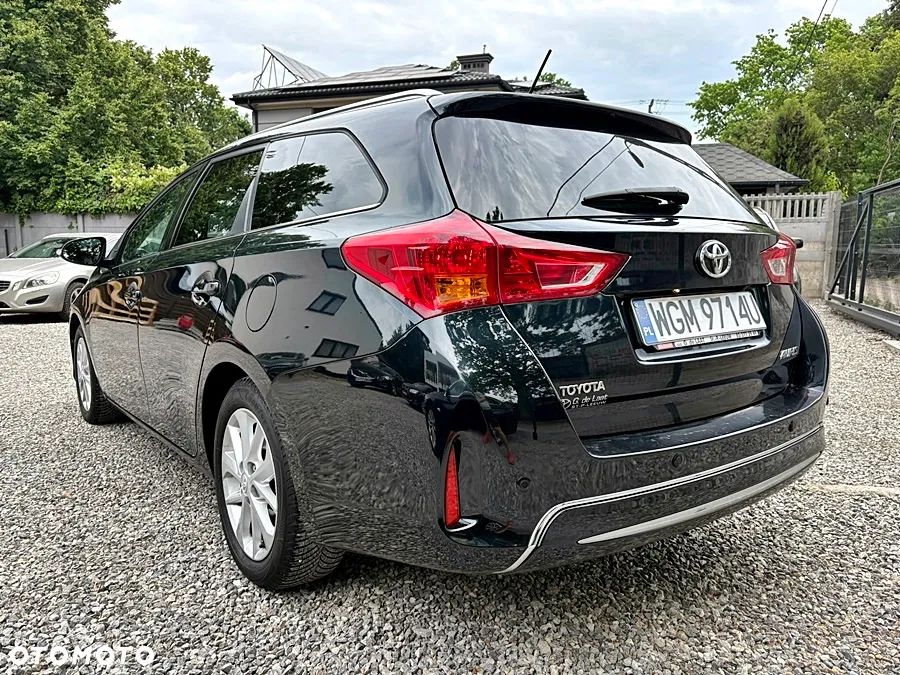 Toyota Auris 2.0 D-4D Executive - 4