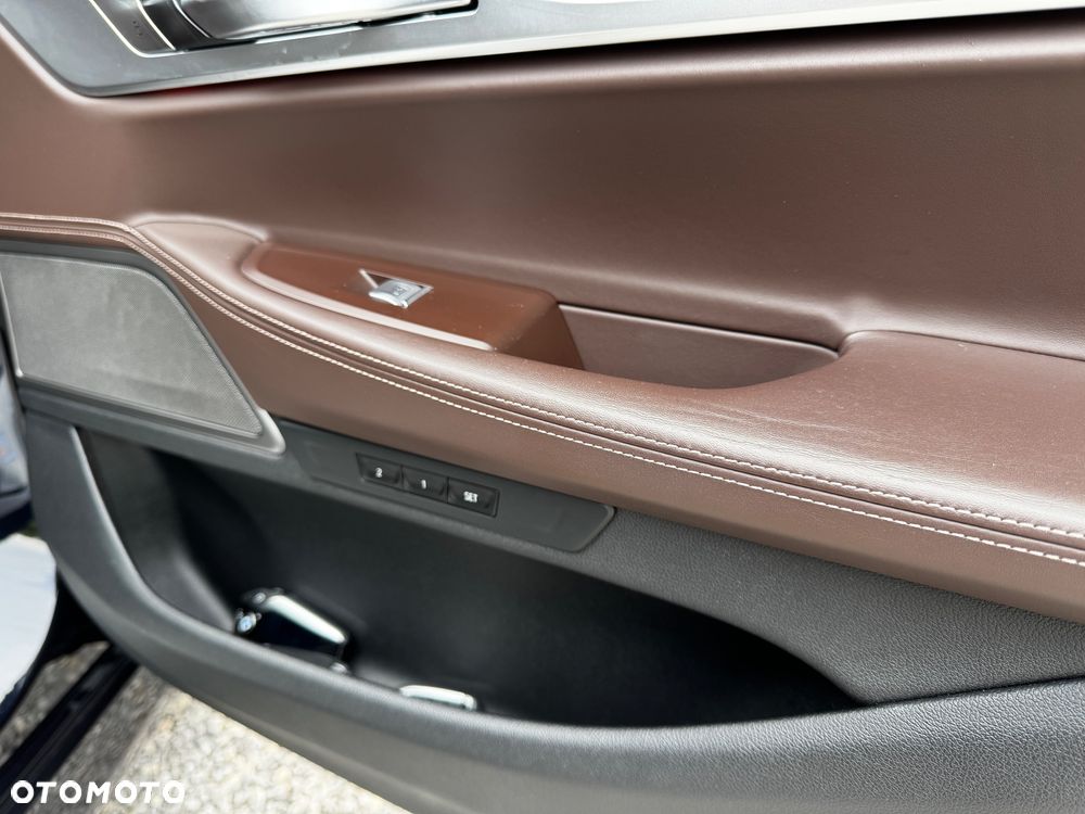 BMW Seria 7 730Ld sport - 28