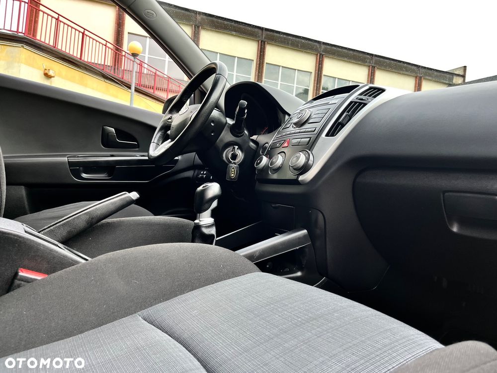 Kia Ceed 1.4 CVVT Attract - 11