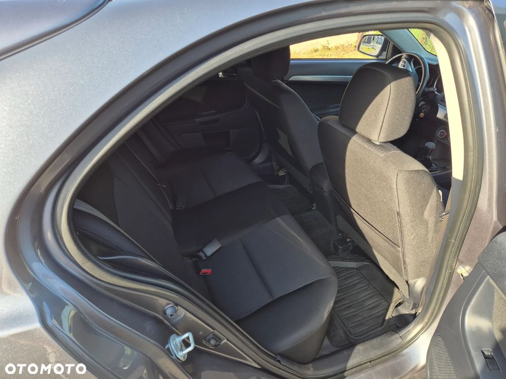 Mitsubishi Lancer 1.5 - 14