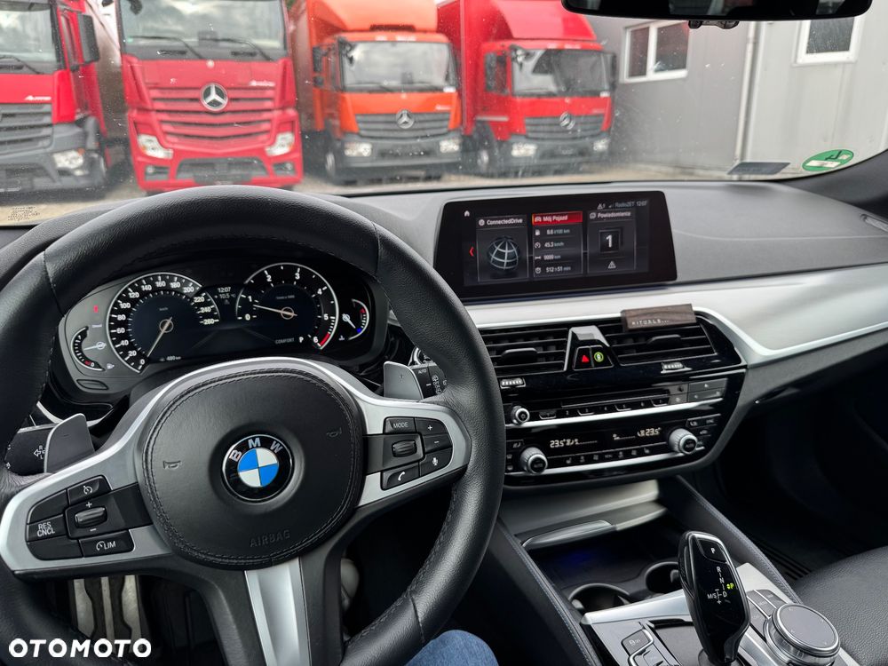 BMW Seria 5 530d xDrive Sport Line - 16