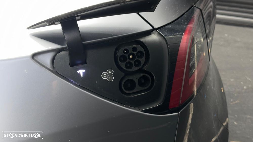 Tesla Model Y Performance Dual Motor AWD - 20