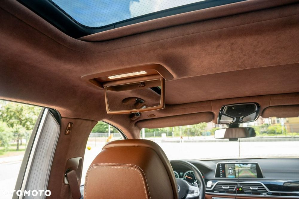 BMW Seria 7 M760Li xDrive - 35