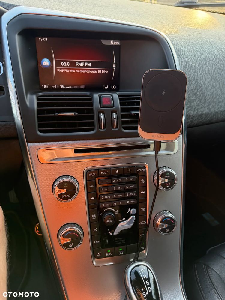 Volvo XC 60 T5 Geartronic Momentum - 14