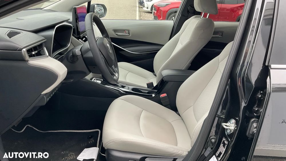 Toyota Corolla Sedan 1.8 HSD Exclusive - 16