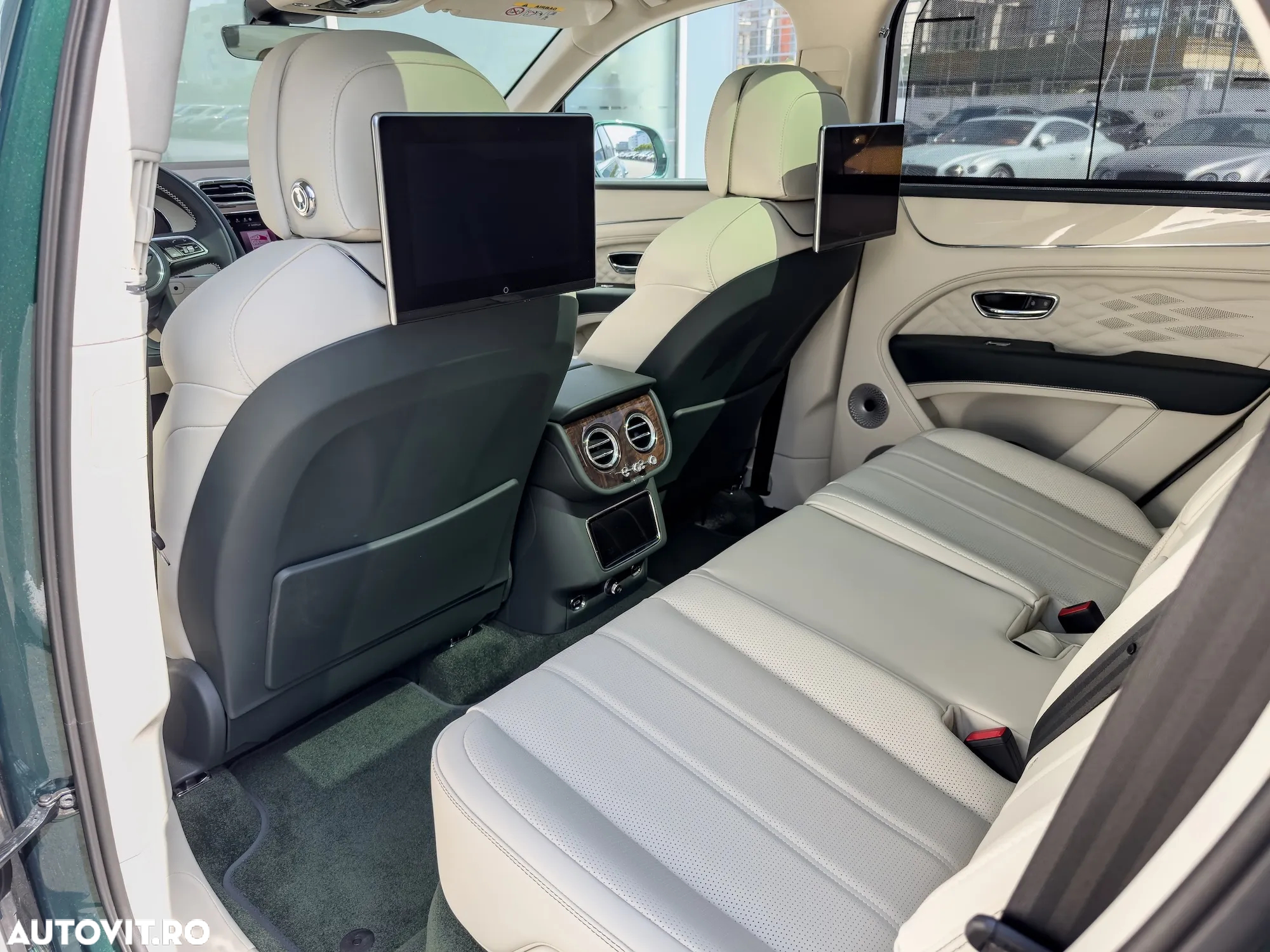 Bentley Bentayga - 9