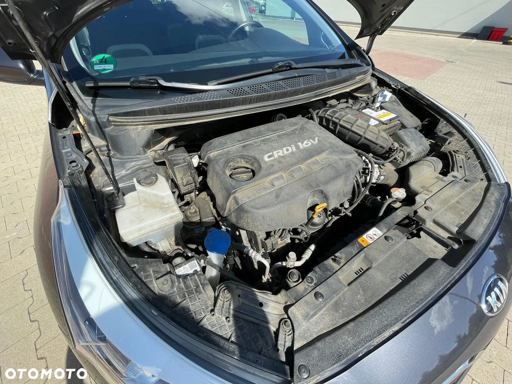 Kia Ceed 1.6 CRDi 128 ISG Spirit - 28