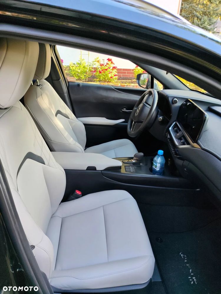 Lexus UX - 7